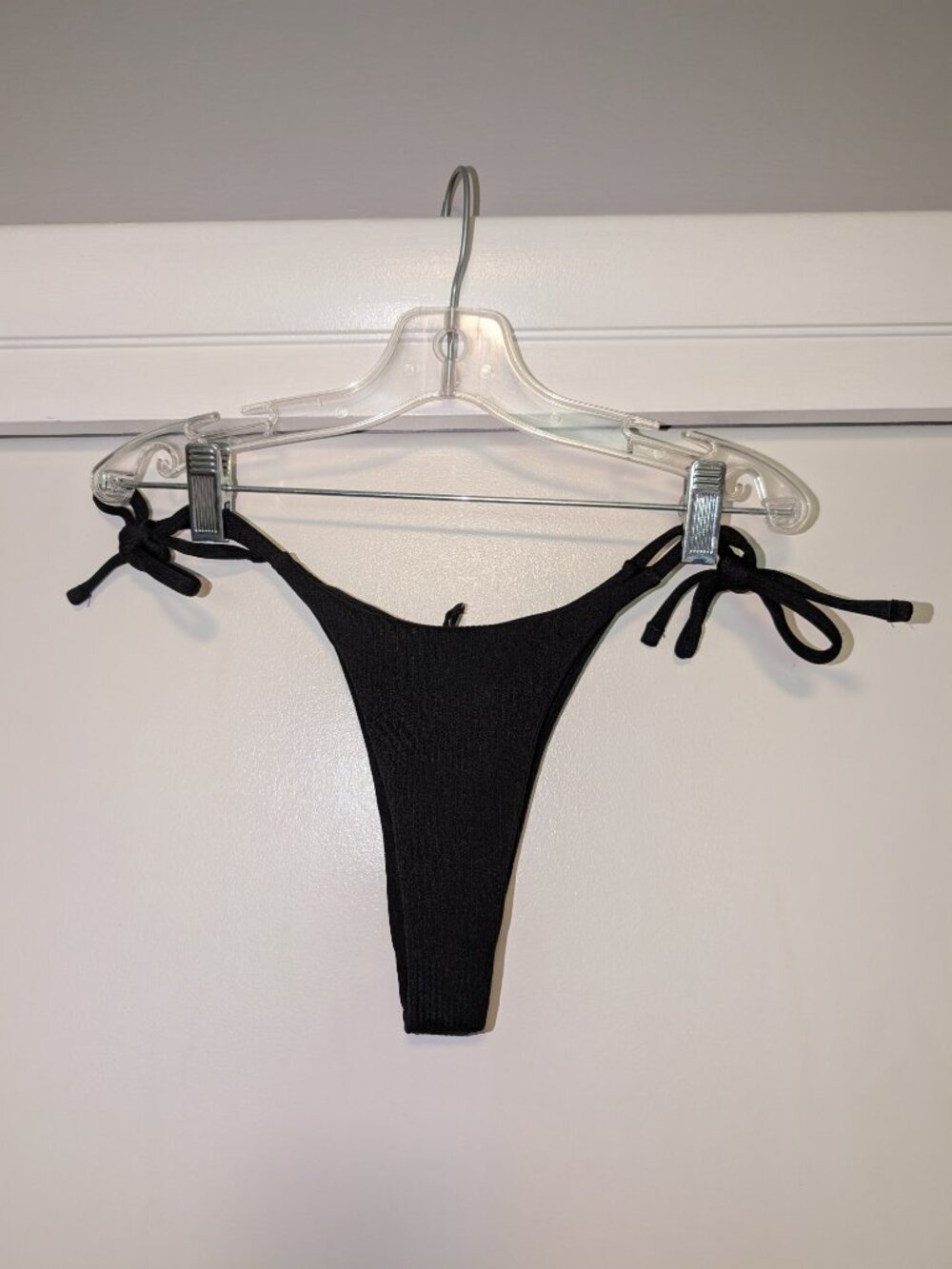 4/$16 ❇️ Black Ribbed Cheeky String Bikini Bottom - Picture 2 of 3